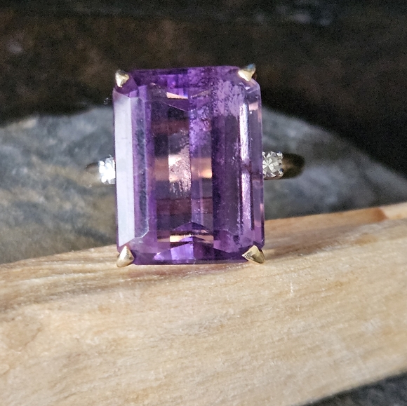 Beautiful Vintage 14K Amethyst Diamond Ring - Picture 6 of 13